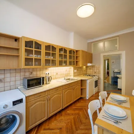 Old Town - 3 Bedroom 3 Bathroom & Kitchen Templova Apartamento Praga