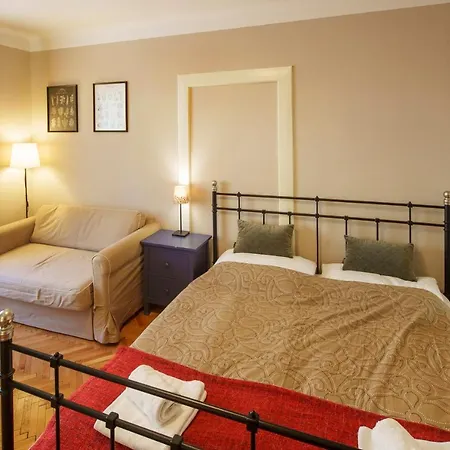 Old Town - 3 Bedroom 3 Bathroom & Kitchen Templova Apartament *