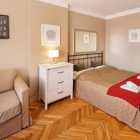 Old Town - 3 Bedroom 3 Bathroom & Kitchen Templova * Praga