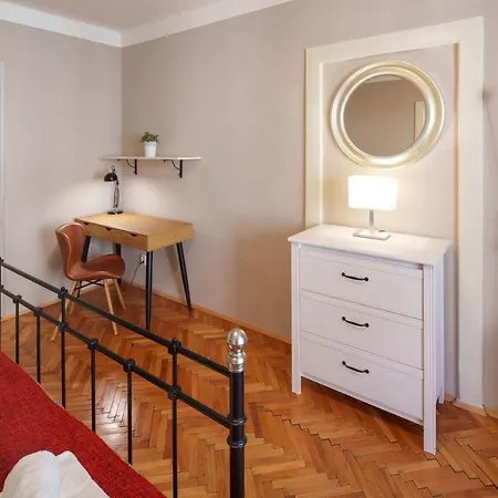 Old Town - 3 Bedroom 3 Bathroom & Kitchen Templova * Praga
