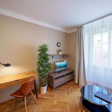 Old Town - 3 Bedroom 3 Bathroom & Kitchen Templova Apartamento
