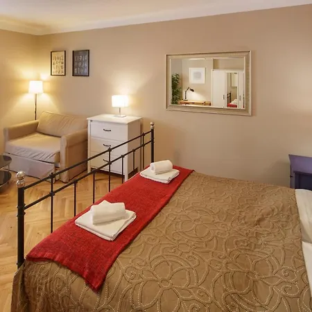 Old Town - 3 Bedroom 3 Bathroom & Kitchen Templova