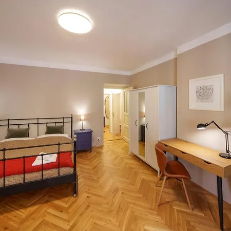 Old Town - 3 Bedroom 3 Bathroom & Kitchen Templova Apartamento *