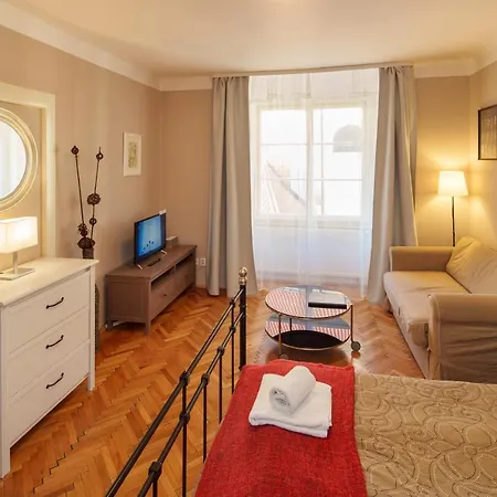 Old Town - 3 Bedroom 3 Bathroom & Kitchen Templova Praga
