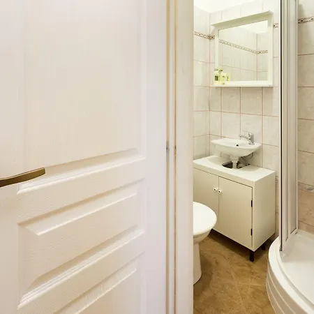 Apartament Old Town - 3 Bedroom 3 Bathroom & Kitchen Templova
