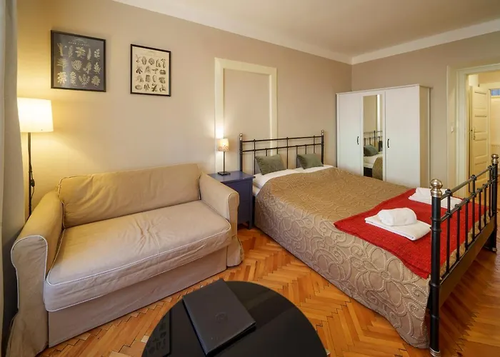 شقة Old Town - 3 Bedroom 3 Bathroom & Kitchen Templova *