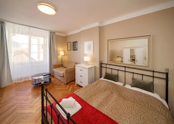 Old Town - 3 Bedroom 3 Bathroom & Kitchen Templova
