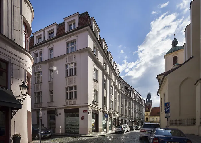Old Town - 3 Bedroom 3 Bathroom & Kitchen Templova
