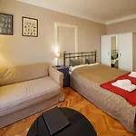 Apartamento Old Town - 3 Bedroom 3 Bathroom & Kitchen Templova *