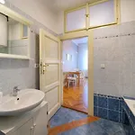 Apartment Old Town - 3 Bedroom 3 Bathroom & Kitchen Templova Prague