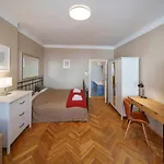 Old Town - 3 Bedroom 3 Bathroom & Kitchen Templova * Prague