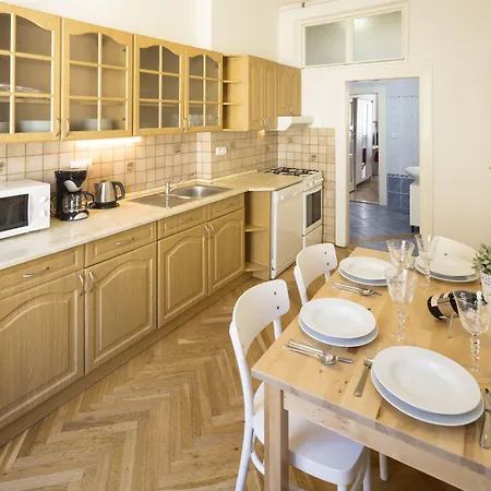 Old Town - Templova *