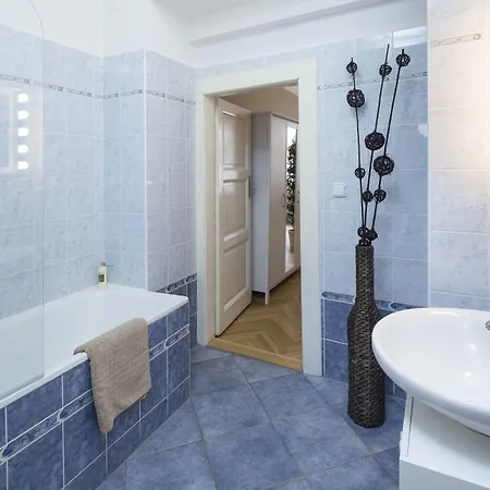 Old Town - Templova *