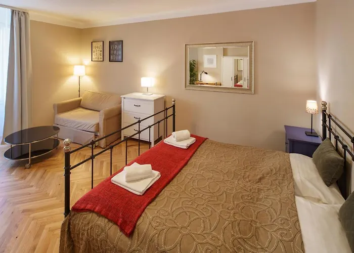 Old Town - 3 Bedroom 3 Bathroom & Kitchen Templova