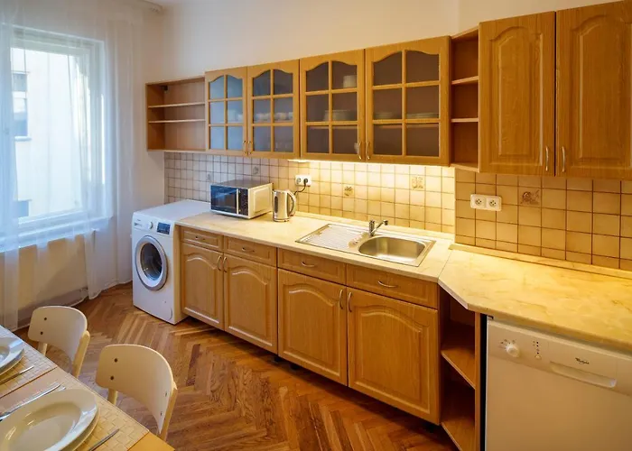 Old Town - 3 Bedroom 3 Bathroom & Kitchen Templova Apartman Prága