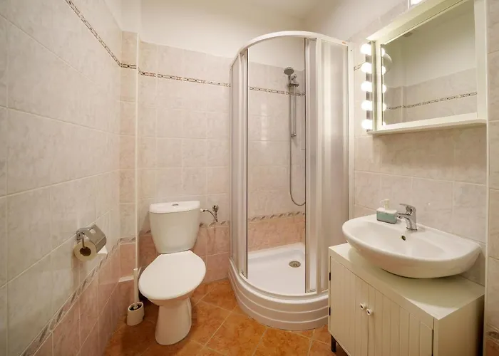 Old Town - 3 Bedroom 3 Bathroom & Kitchen Templova