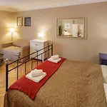 Old Town - 3 Bedroom 3 Bathroom & Kitchen Templova