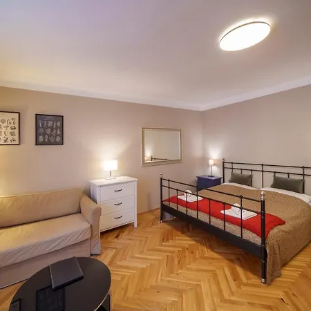 Old Town - Templova Apartamento